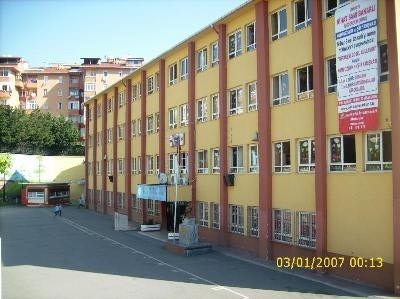Nihat Sami Banarlı Ortaokulu kampüs fotoğrafı