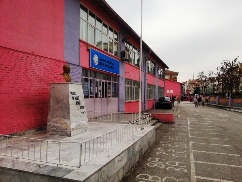 Keçiören Osmangazi İlkokulu kampüs fotoğrafı