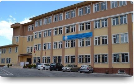 Maltepe Osmangazi İmam Hatip Ortaokulu kampüs fotoğrafı
