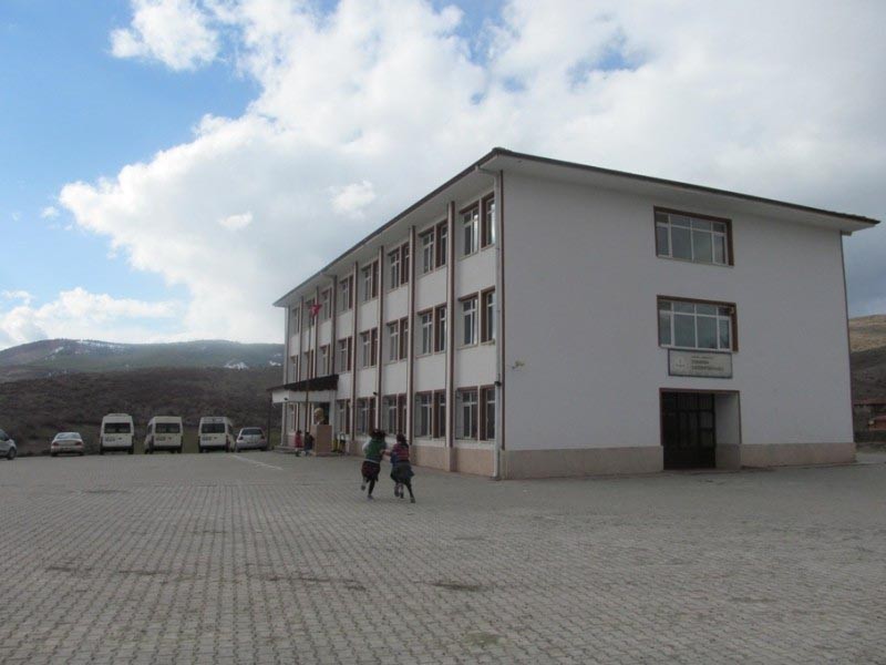 Osmansin Ortaokulu kampüs fotoğrafı