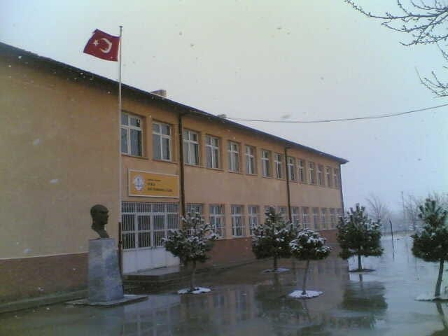 Oyaca Çok Programlı Lisesi kampüs fotoğrafı