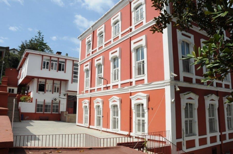 Özdemir Sabancı Emirgan Anadolu Lisesi kampüs fotoğrafı
