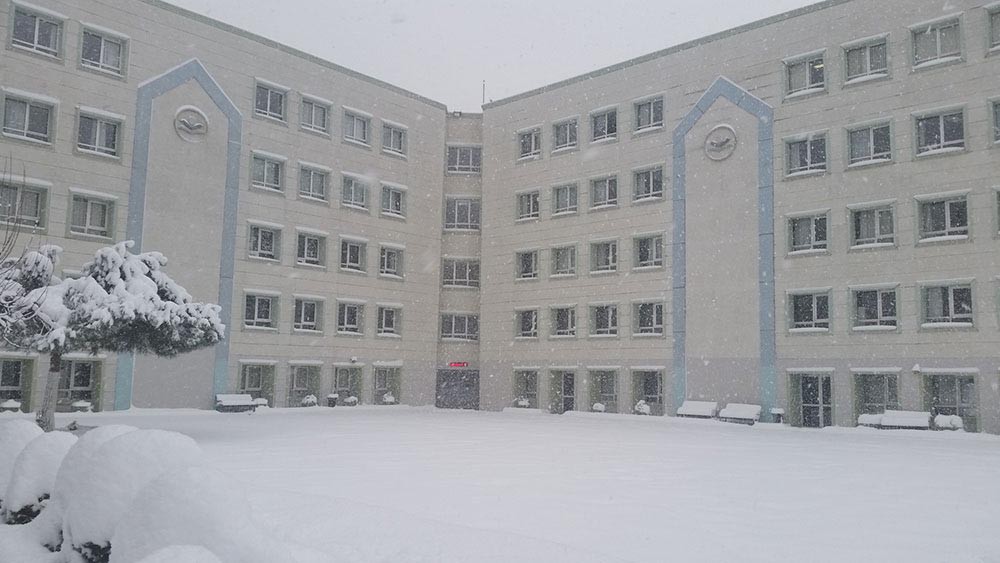 Özel İstek Okulları Uluğbey Anadolu Lisesi kampüs fotoğrafı