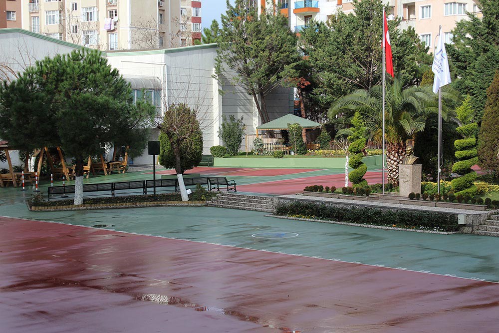 Özel İstek Okulları Uluğbey Ortaokulu kampüs fotoğrafı