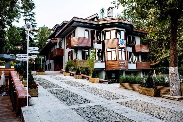 Özel Tarabya Anadolu Lisesi kampüs fotoğrafı