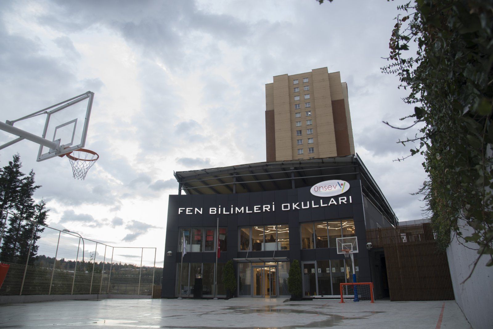 Özel Ünsev Fen Bilimleri Okulları Anaodolu Lisesi kampüs fotoğrafı