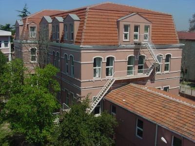 Özel Üsküdar Bağlarbaşı Anadolu Lisesi kampüs fotoğrafı