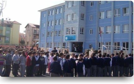 Tuzla Pirireis Ortaokulu kampüs fotoğrafı