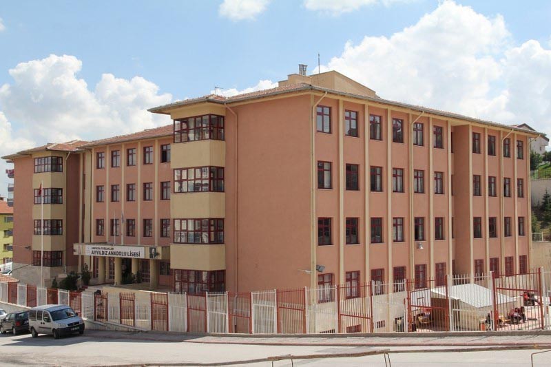 Pursaklar Ayyıldız Anadolu Lisesi kampüs fotoğrafı