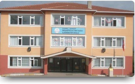 Reşadiye Altan Yazıcı İlkokulu kampüs fotoğrafı