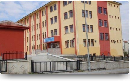 Ruhiye-Hilmi Atlıoğlu Ortaokulu kampüs fotoğrafı