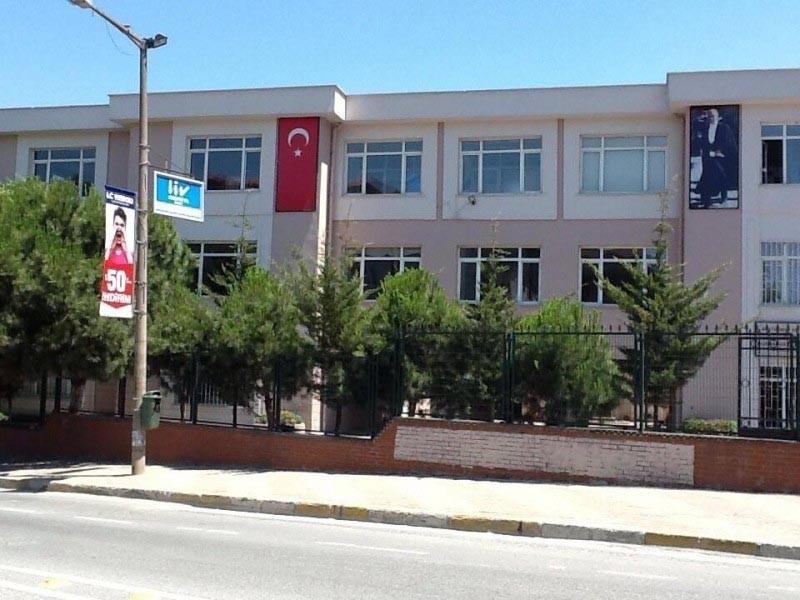 Rüştü Akın Kız Teknik Ve Meslek Lisesi kampüs fotoğrafı