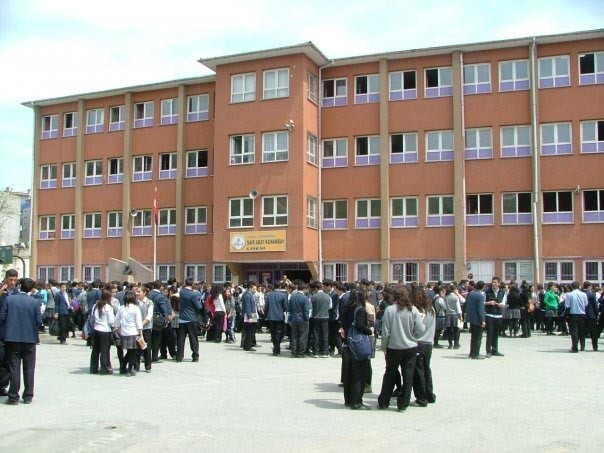 Özel İstek Okulları Kaşgarlı Mahmut Anadolu Lisesi kampüs fotoğrafı