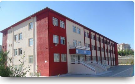 Sedat Celasun Ortaokulu kampüs fotoğrafı