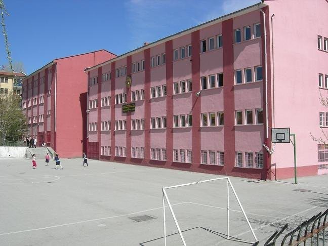 Şehit Nuri Pamir Anadolu İmam Hatip Lisesi kampüs fotoğrafı