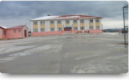Şehit Sebahattin Karakaplan Ortaokulu kampüs fotoğrafı