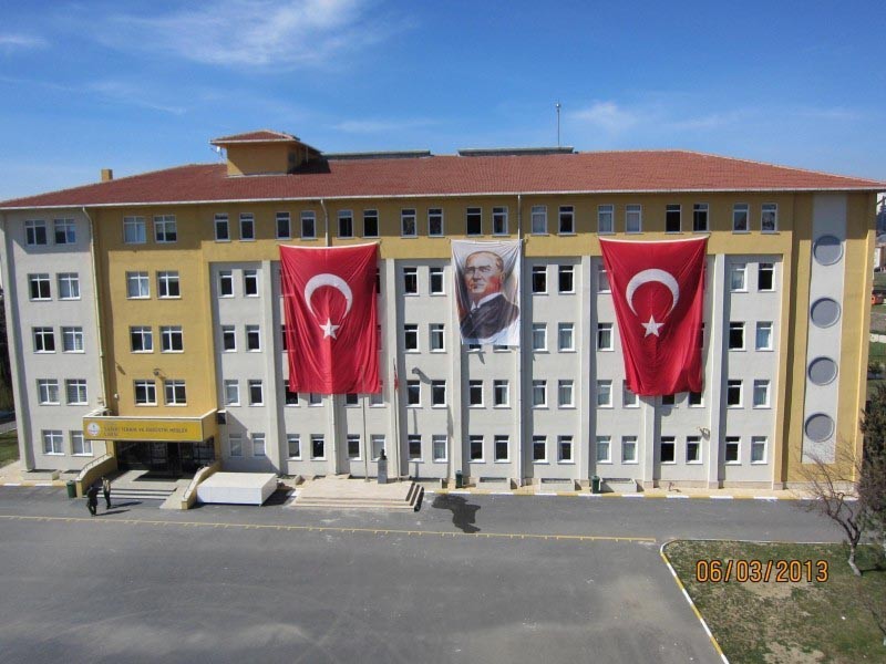 Silivri Teknik Ve Endüstri Meslek Lisesi kampüs fotoğrafı