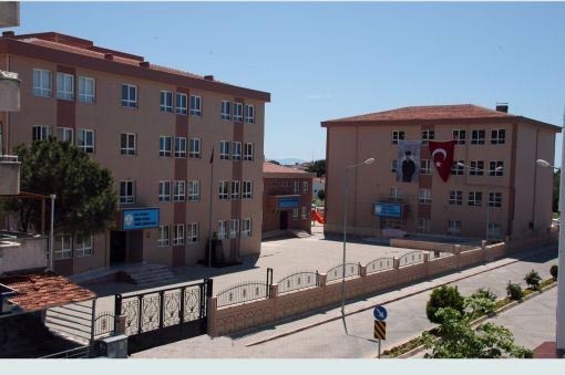 Soner Değerli-Ürkmez İlkokulu kampüs fotoğrafı