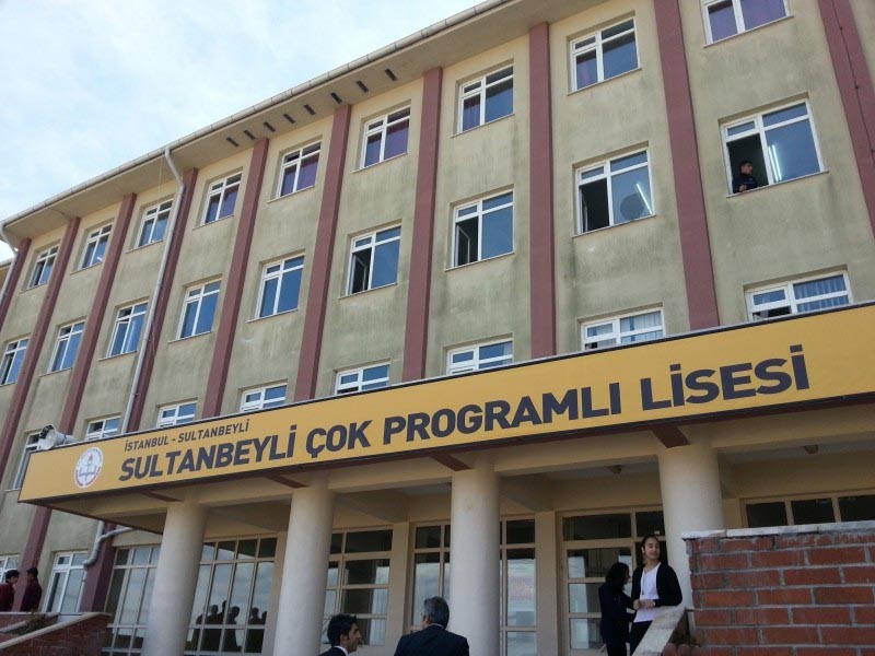 Sultanbeyli Çok Programlı Lisesi kampüs fotoğrafı