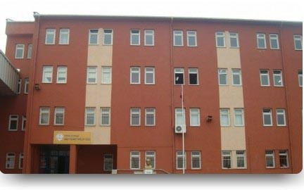Sultangazi Gazi Ticaret Meslek Lisesi kampüs fotoğrafı