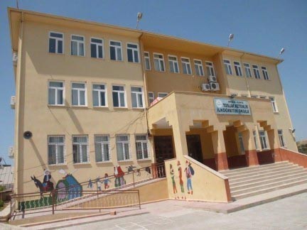 Toslak Ketenlik Ortaokulu kampüs fotoğrafı