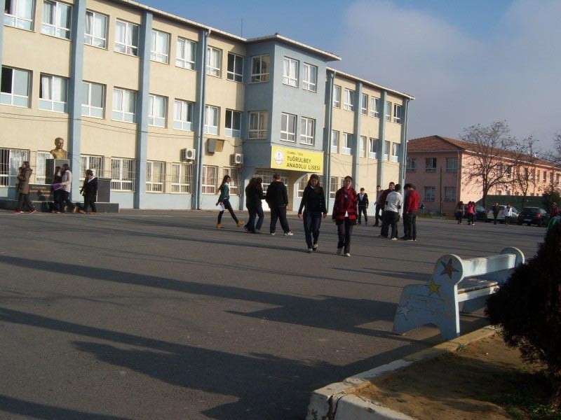 Tuğrul Bey Anadolu Lisesi kampüs fotoğrafı