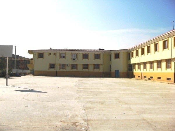 Tüpraş Mahmut Esat Bozkurt Ortaokulu kampüs fotoğrafı