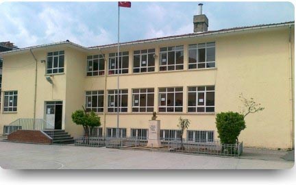 Yedikule Ortaokulu kampüs fotoğrafı