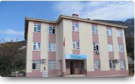 Yaylalı İlkokulu kampüs fotoğrafı