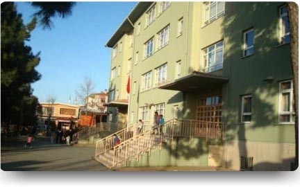 Yenibosna Doğu Sanayi Ortaokulu kampüs fotoğrafı