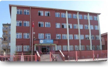 Şereflikoçhisar Zafer İlkokulu kampüs fotoğrafı