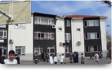 4 Murat Ortaokulu kampüs fotoğrafı
