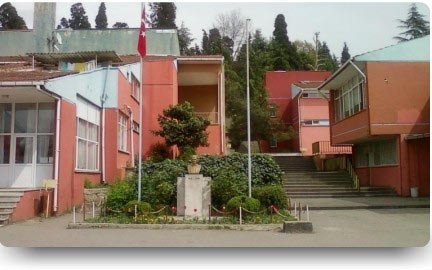 Ziya Ünsel Ortaokulu kampüs fotoğrafı